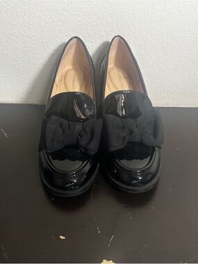 Bandolino Black Patent Loafers with Bow Accent